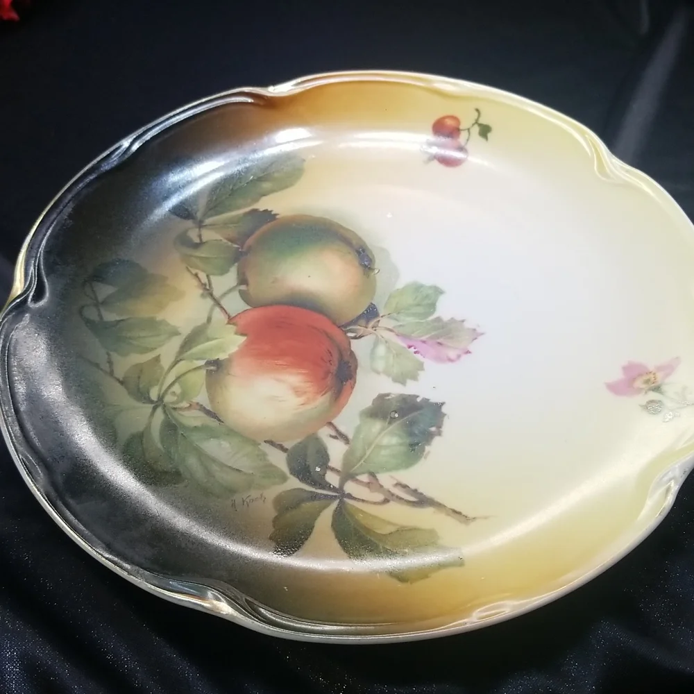 Antique J & C Louise Bavaria Apple Plate - Picture 10 of 14